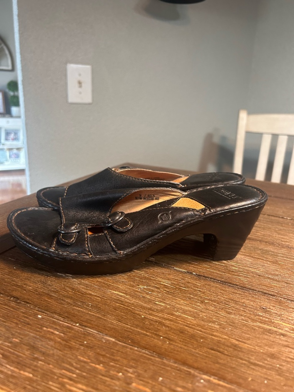 Born black leather sandals size 9 - Picture 4 of 11